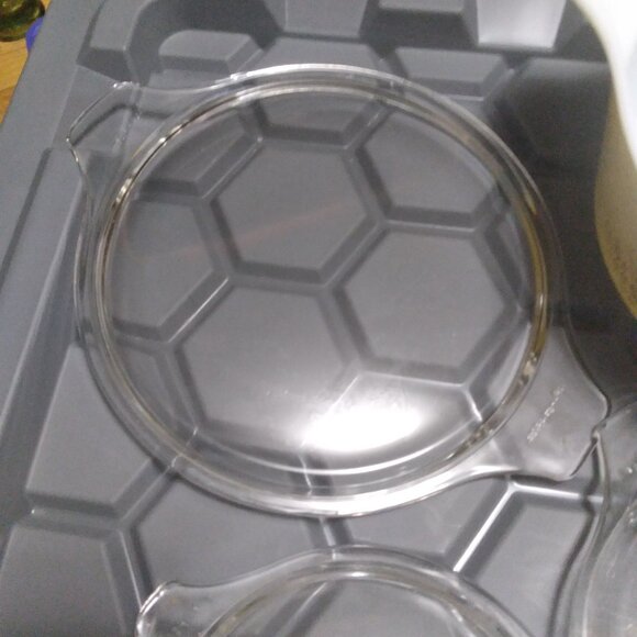 Vintage Pyrex Bowl Forest Fancies (mushroom) 3 Piece Set w Glass Lids 473,74,75 - Picture 4 of 6